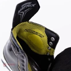 Bauer Supreme Matrix Junior Hockey Skates (2018) -Hockey Equipment Shop bauer hockey skates bauer supreme matrix junior hockey skates 2018 4566204383298