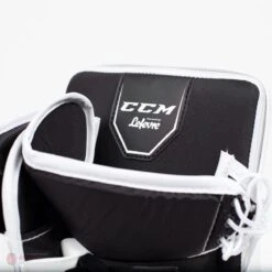 CCM Extreme Flex E4.9 Intermediate Goalie Blocker - Source Exclusive -Hockey Equipment Shop ccm blockers ccm extreme flex e4 9 intermediate goalie blocker source exclusive 5311076991042