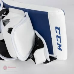 CCM Extreme Flex E5.5 Junior Goalie Blocker 22 CCM Extreme Flex E5.5 Junior Goalie Blocker -Hockey Equipment Shop ccm blockers ccm extreme flex e5 5 junior goalie blocker 27988469186626
