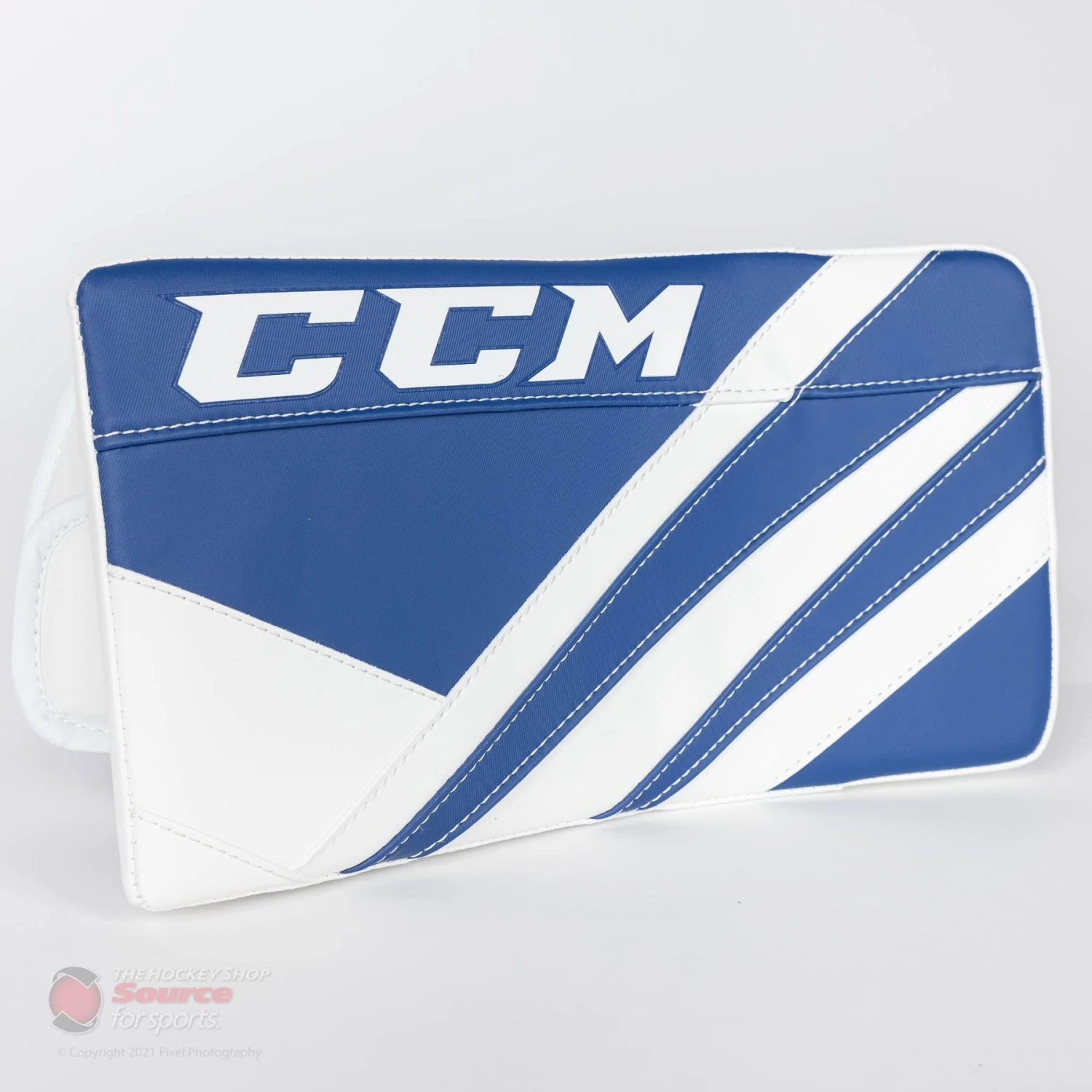 CCM Extreme Flex E5.5 Junior Goalie Blocker 4 CCM Extreme Flex E5.5 Junior Goalie Blocker - Image 2