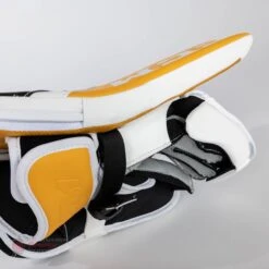 CCM Extreme Flex E5.9 Senior Goalie Blocker 17 CCM Extreme Flex E5.9 Senior Goalie Blocker -Hockey Equipment Shop ccm blockers ccm extreme flex e5 9 senior goalie blocker 30346948608066