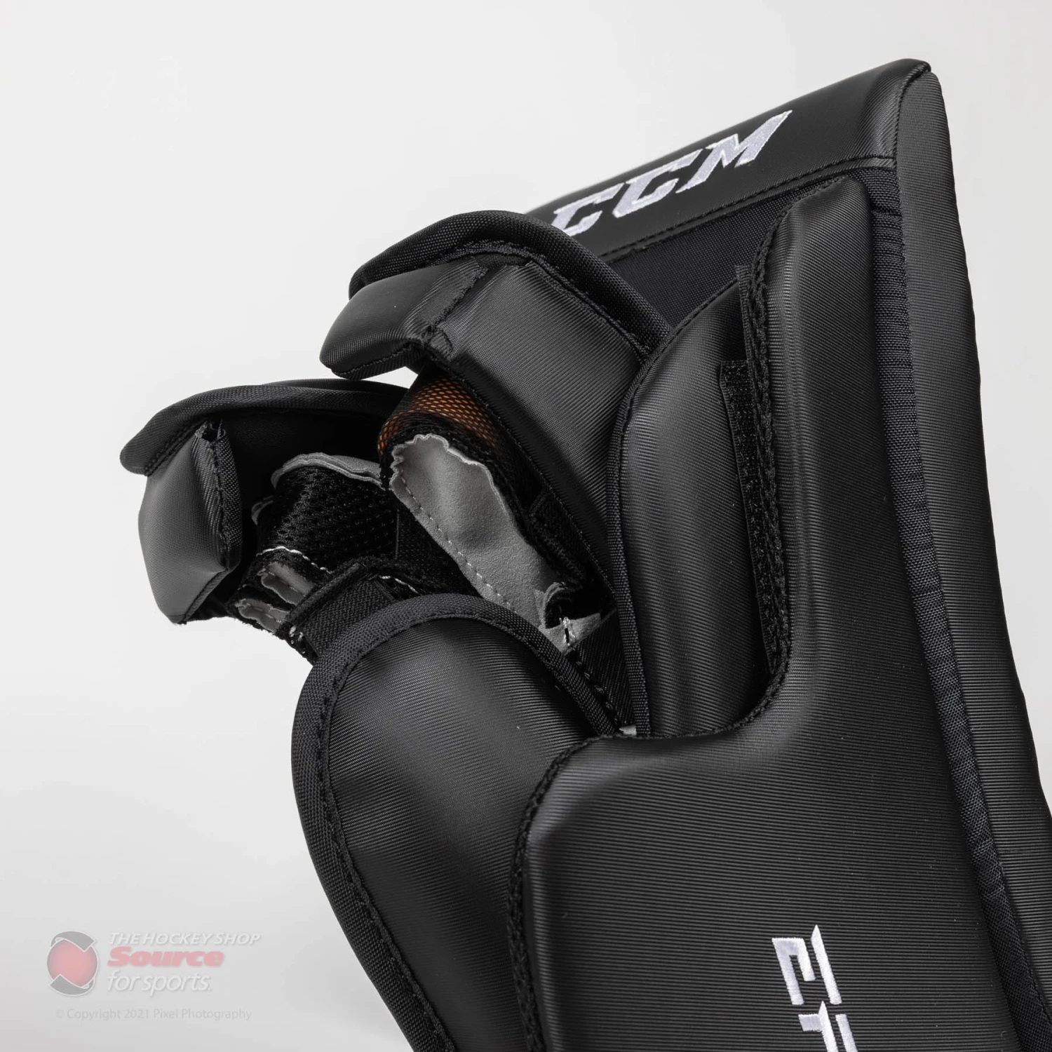 CCM Extreme Flex E5.9 Senior Goalie Blocker - Source Exclusive 7 CCM Extreme Flex E5.9 Senior Goalie Blocker - Source Exclusive - Image 5