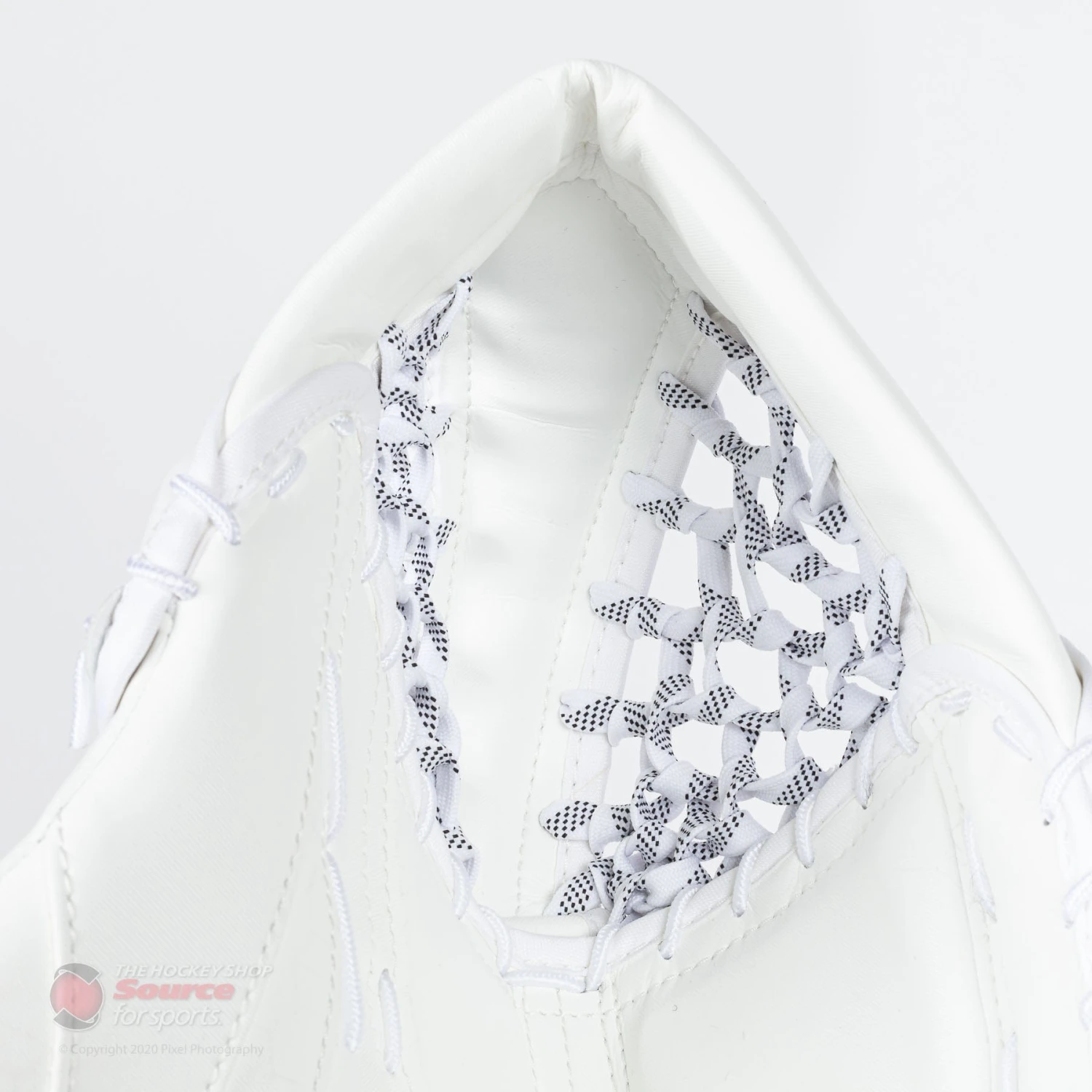 CCM Axis A1.9 Intermediate Goalie Catcher - Source Exclusive 6 CCM Axis A1.9 Intermediate Goalie Catcher - Source Exclusive - Image 4