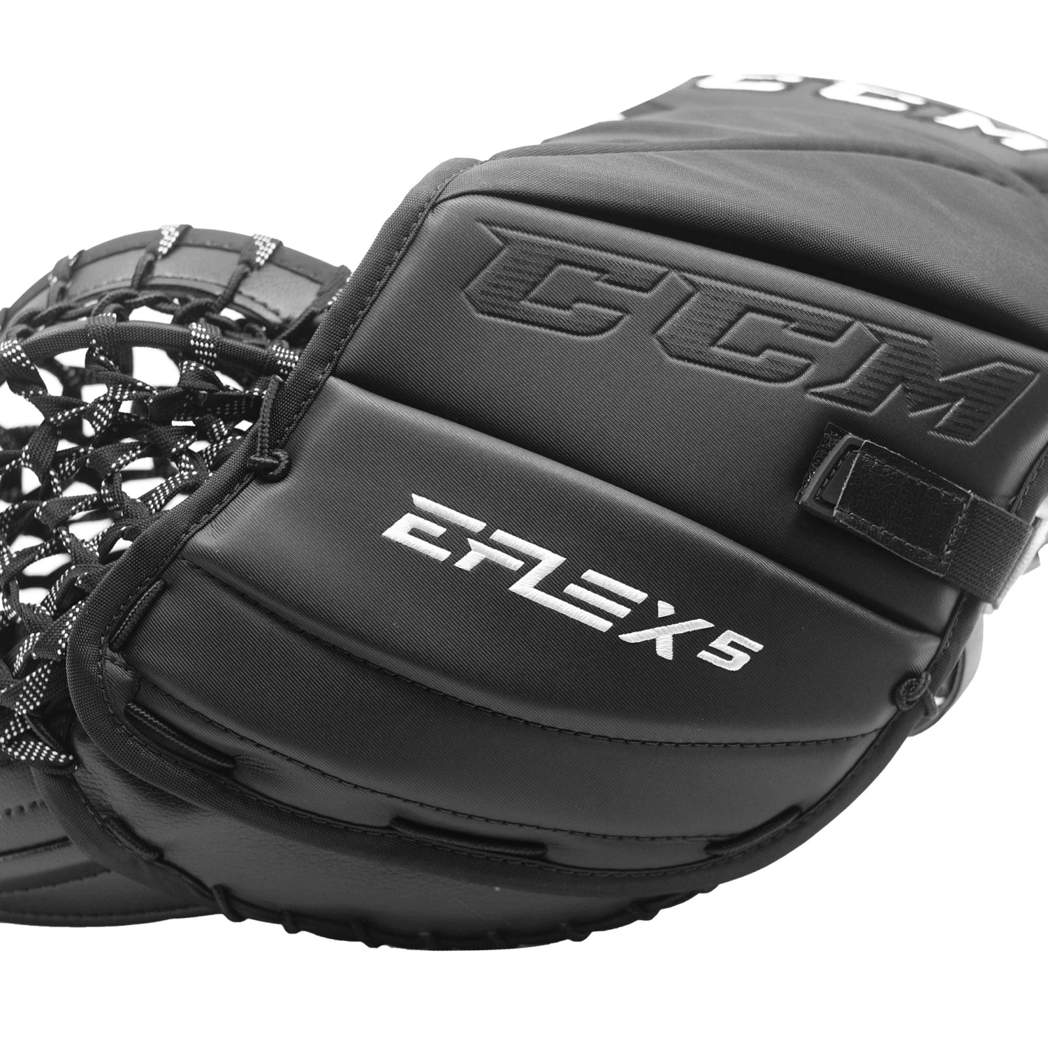 CCM Extreme Flex 5 Senior Goalie Catcher - 580 Break Angle 6 CCM Extreme Flex 5 Senior Goalie Catcher - 580 Break Angle - Image 4