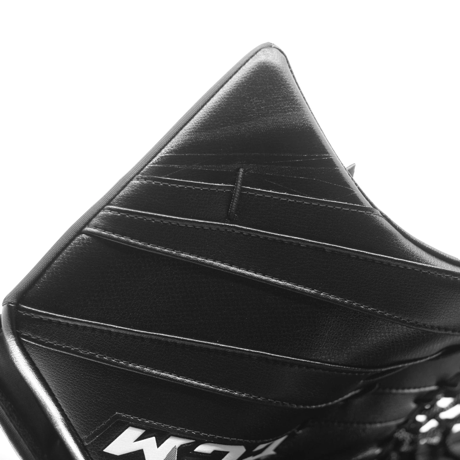 CCM Extreme Flex 5 Senior Goalie Catcher - 580 Break Angle 4 CCM Extreme Flex 5 Senior Goalie Catcher - 580 Break Angle - Image 2