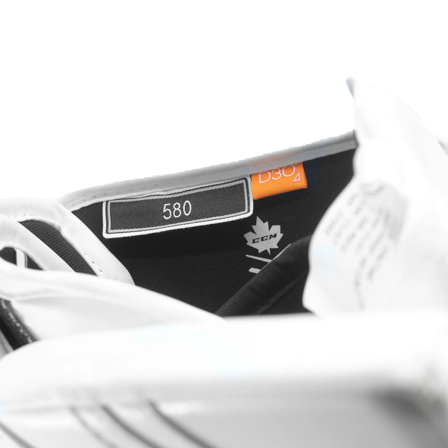 CCM Extreme Flex 5 Senior Goalie Catcher - 580 Break Angle 11 CCM Extreme Flex 5 Senior Goalie Catcher - 580 Break Angle - Image 9