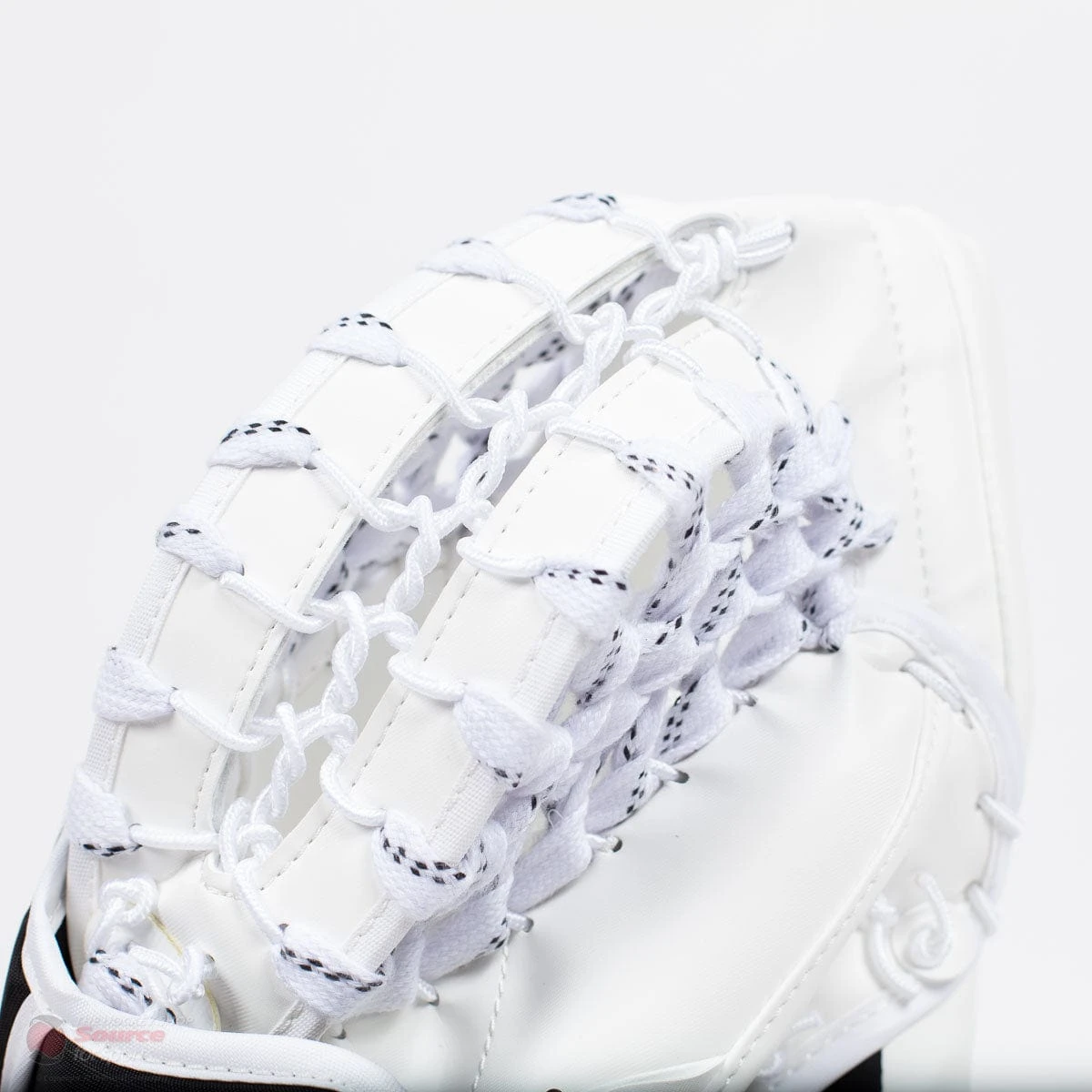 CCM Extreme Flex E4.9 Intermediate Goalie Catcher - Source Exclusive 5 CCM Extreme Flex E4.9 Intermediate Goalie Catcher - Source Exclusive - Image 3