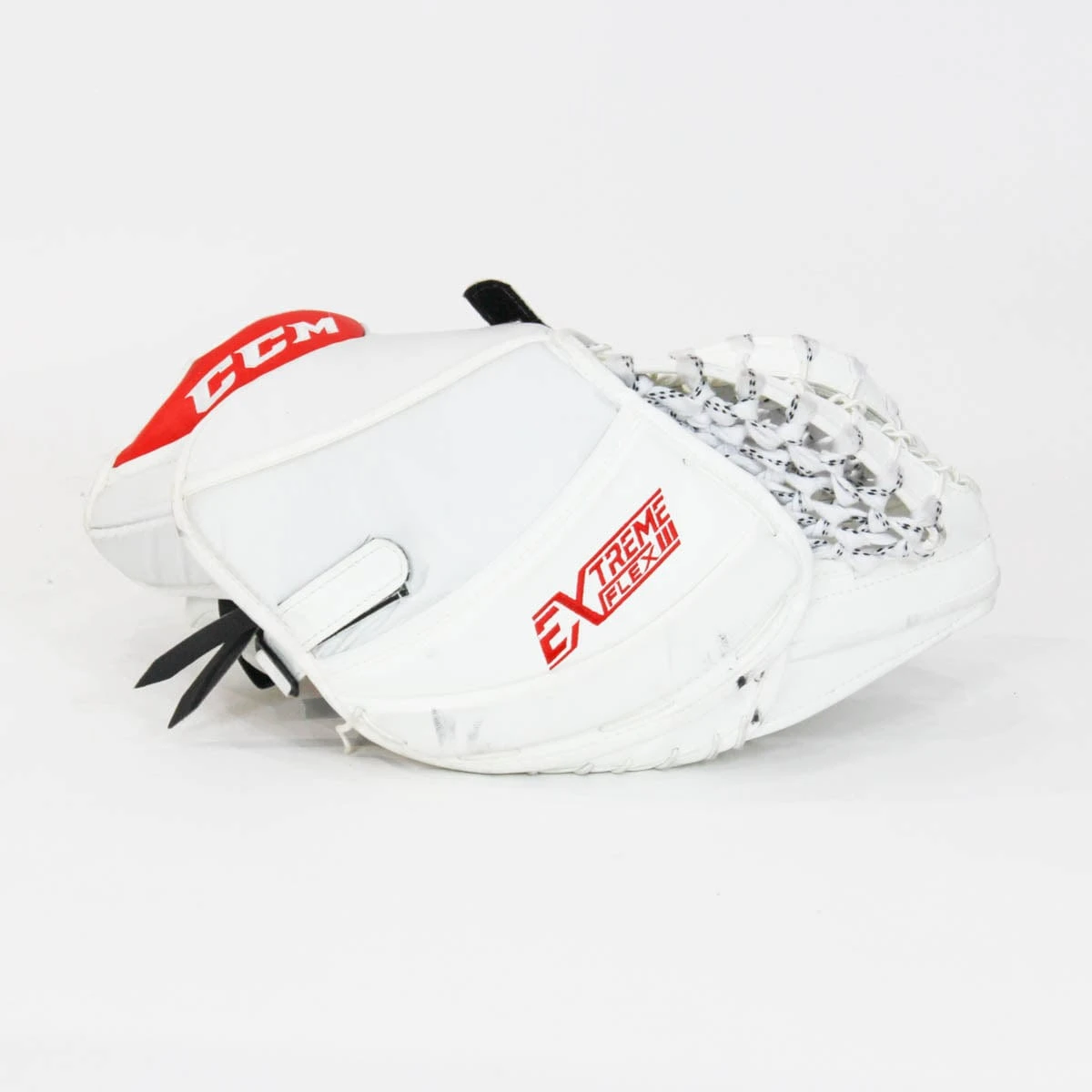 CCM Extreme Flex 3 Pro Intermediate Goalie Catcher - Demo 8 CCM Extreme Flex 3 Pro Intermediate Goalie Catcher - Demo - Image 6