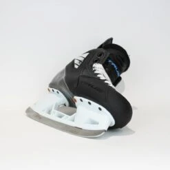 TRUE Player Junior Hockey Skates - Pro Stock - VH Holder - Felt Liner - Size 5 -Hockey Equipment Shop true hockey skates true player junior hockey skates pro stock vh holder felt liner size 5 5 r standard 15186586533954