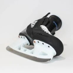 TRUE Player Senior Hockey Skates - Pro Stock - VH Holder - White Felt Tongue - Size 7 -Hockey Equipment Shop true hockey skates true player senior hockey skates pro stock vh holder white felt tongue size 7 7 r standard 15186692210754