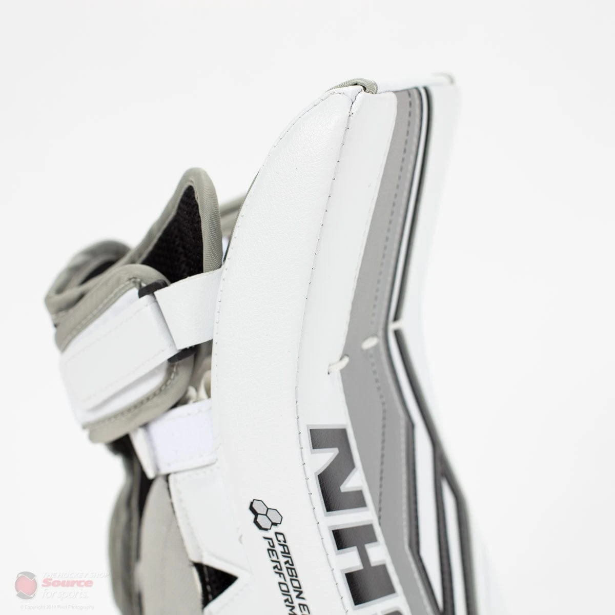 Vaughn Velocity Pro V Elite 2 Pro Carbon Senior Goalie Blocker 6 Vaughn Velocity Pro V Elite 2 Pro Carbon Senior Goalie Blocker - Image 4