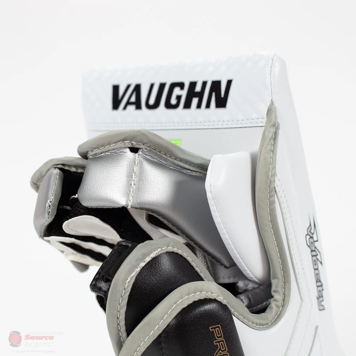 Vaughn Velocity Pro V Elite 2 Pro Carbon Senior Goalie Blocker 11 Vaughn Velocity Pro V Elite 2 Pro Carbon Senior Goalie Blocker - Image 9
