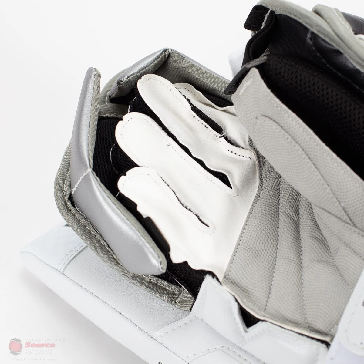 Vaughn Velocity Pro V Elite 2 Pro Carbon Senior Goalie Blocker 12 Vaughn Velocity Pro V Elite 2 Pro Carbon Senior Goalie Blocker - Image 10