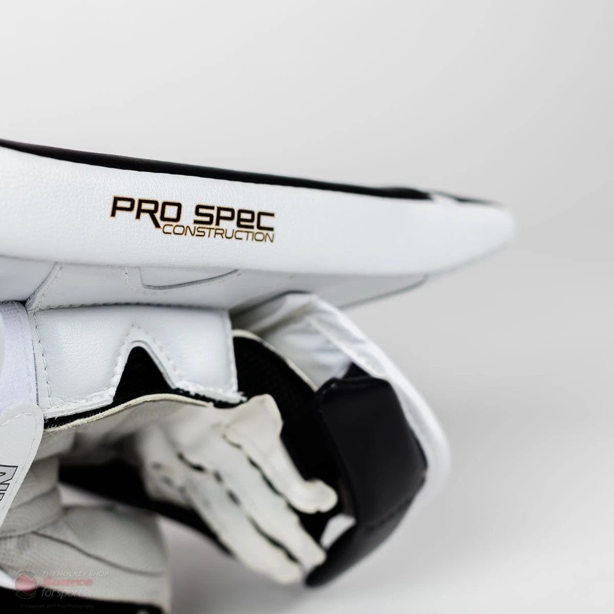 Vaughn Ventus SLR2 Pro Carbon Senior Goalie Blocker 9 Vaughn Ventus SLR2 Pro Carbon Senior Goalie Blocker - Image 7