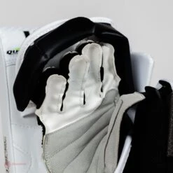 Vaughn Ventus SLR2 Pro Carbon Senior Goalie Blocker 26 Vaughn Ventus SLR2 Pro Carbon Senior Goalie Blocker -Hockey Equipment Shop vaughn blockers vaughn ventus slr2 pro carbon senior goalie blocker 5312867074114