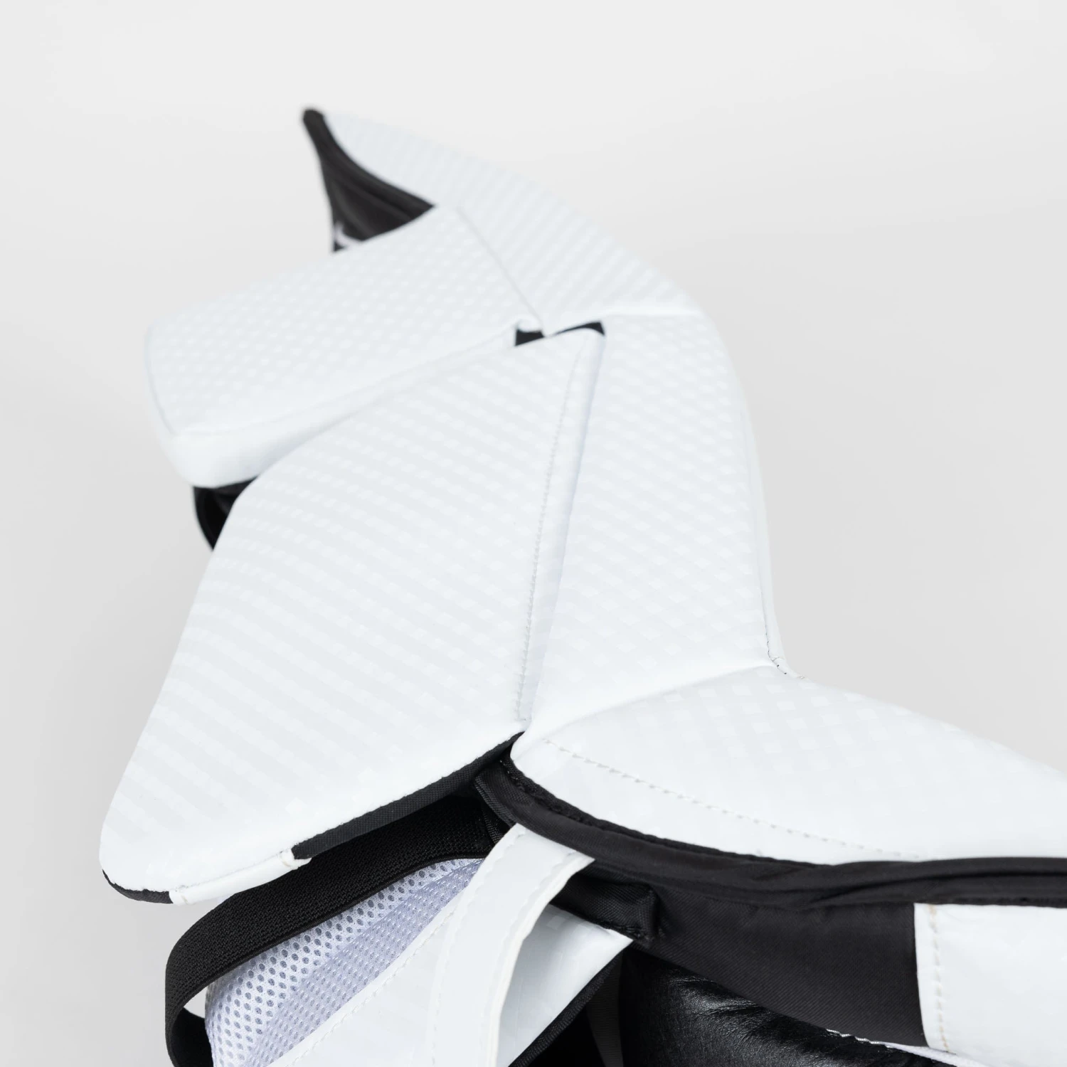 Vaughn Ventus SLR3 Youth Goalie Leg Pads 10 Vaughn Ventus SLR3 Youth Goalie Leg Pads - Image 8